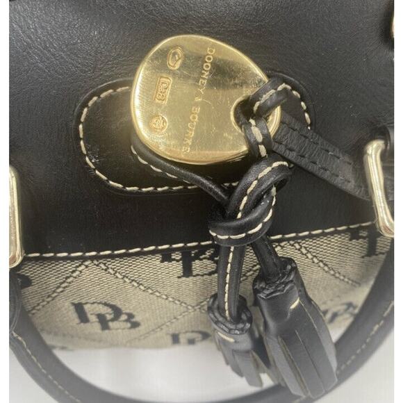 Dooney & Bourke satchel handbag. Grey and black signature fabric, leather trim - Picture 5 of 12
